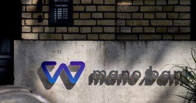 Mark sign kliento mano.bank iškaba prie įmonės